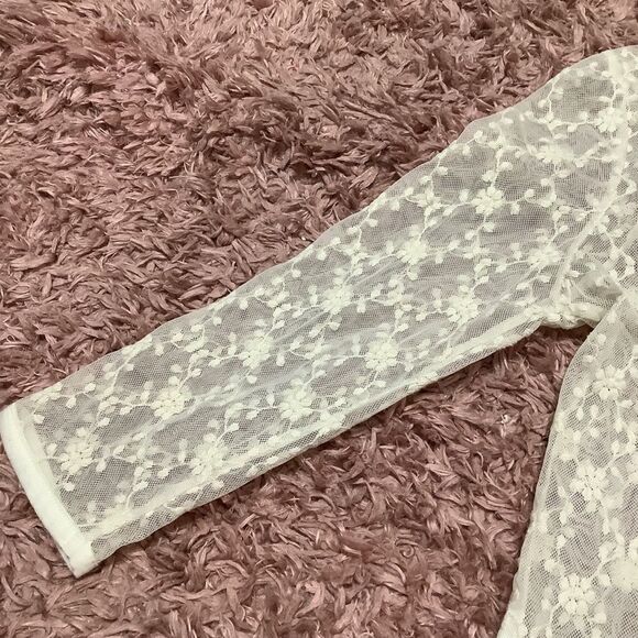 American Rag Cream Fairycore Sheer Floral Lace Blouse Size Small - Picture 9 of 12